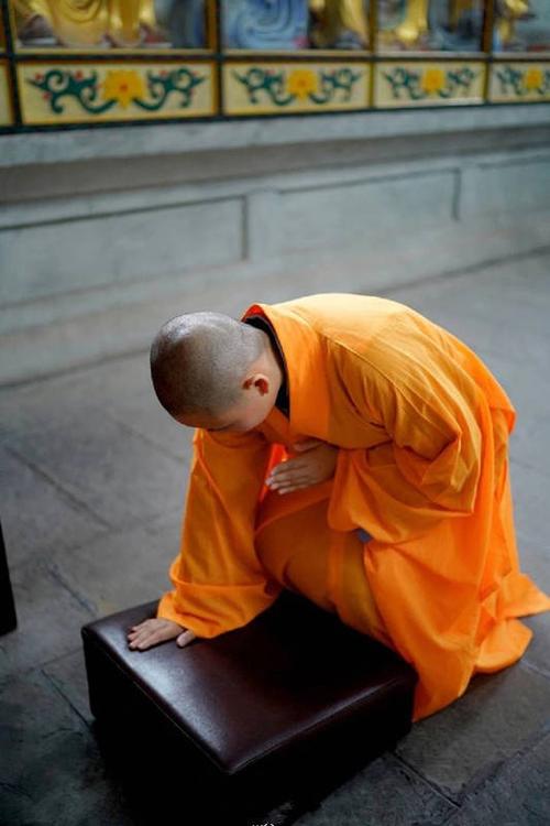 道教与佛教礼拜仪式各不同,图解拜佛,拜神的正确动作