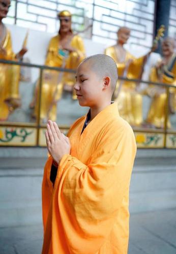 道教与佛教礼拜仪式各不同,图解拜佛,拜神的正确动作