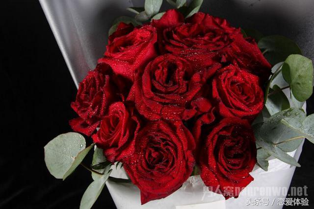 七夕到了,情侣可以送玫瑰花吗 可以送什么颜色的玫瑰花